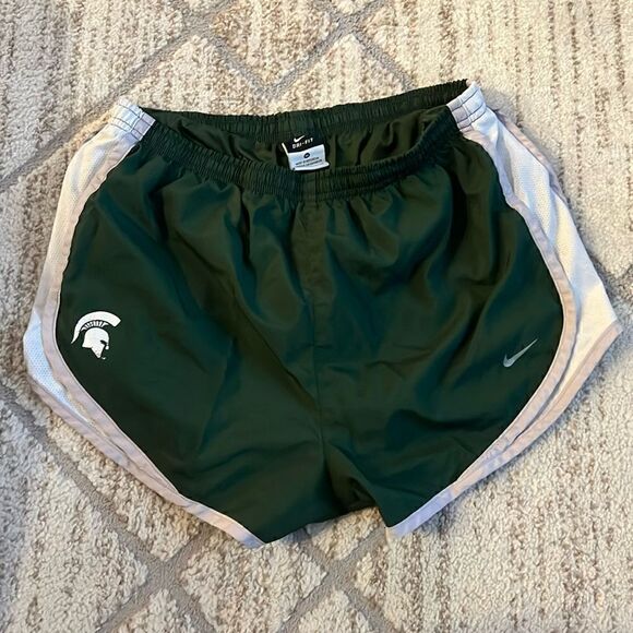Ladies Medium Nike MSU Michigan state shorts Dri fit green and white - Picture 1 of 5